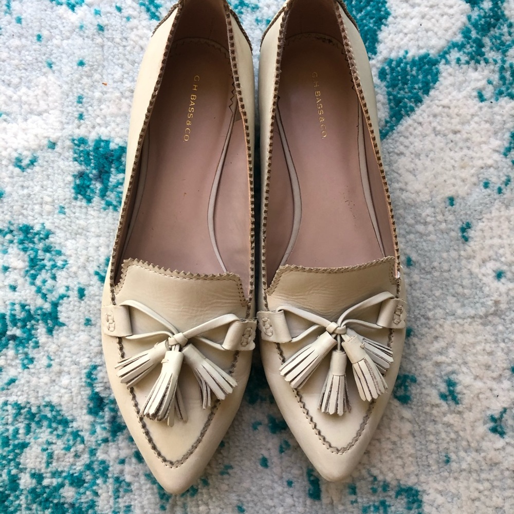 GH Bass Light green loafer with tassels size 7.5